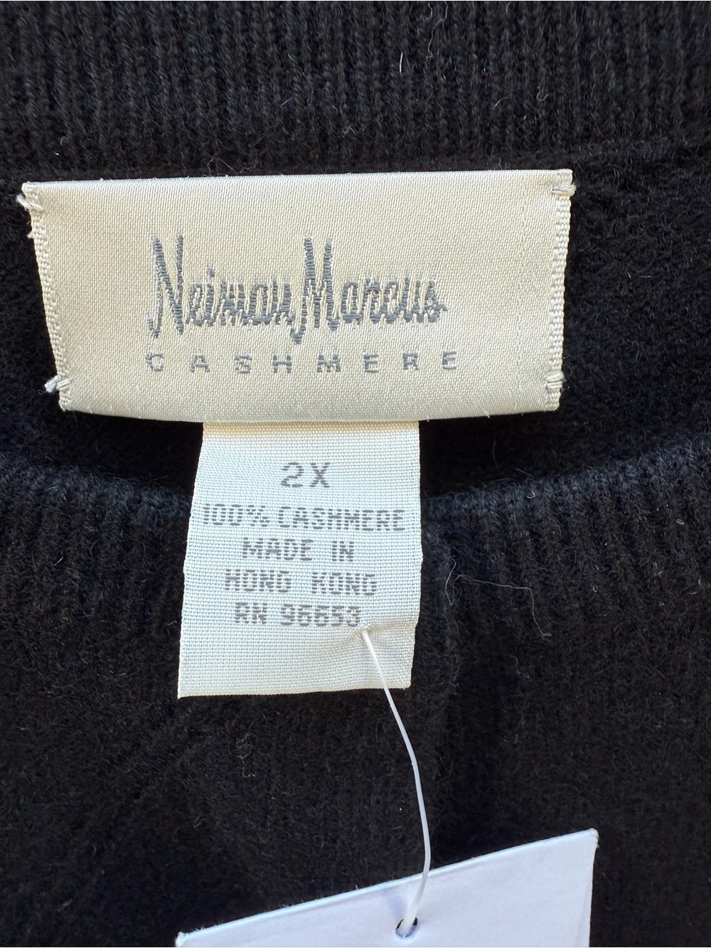 Neiman Marcus Cashmere cardigan sweater - Picture 3 of 5